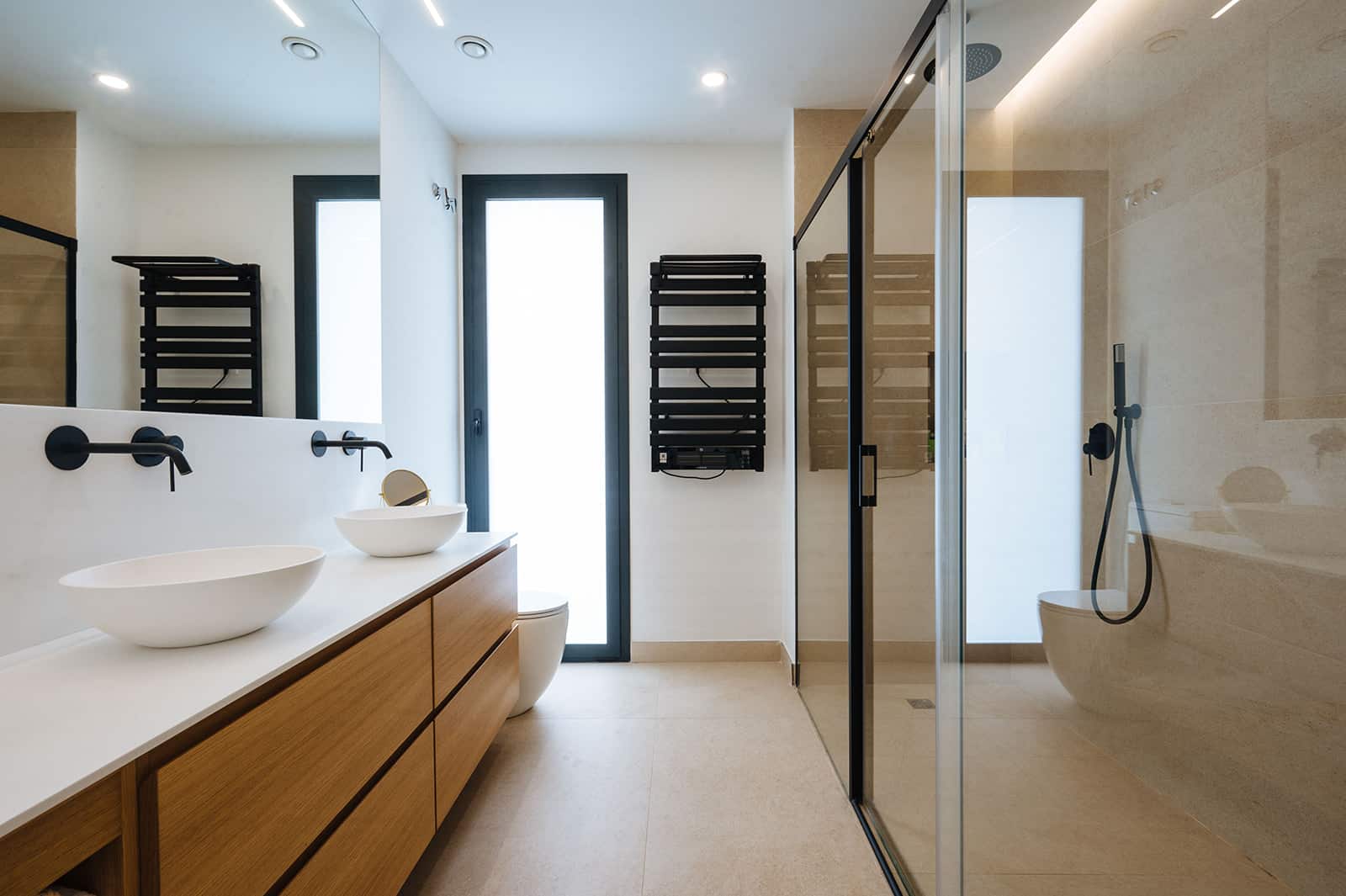 grifos empotrados en la pared